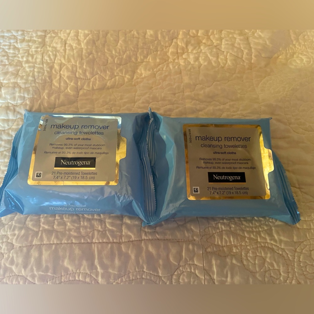 Neutrogena makeup remover cleansing towelettes